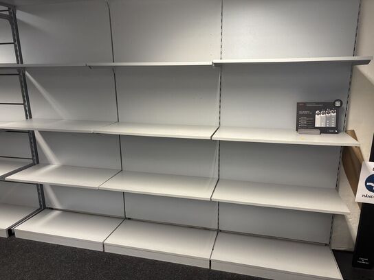 Butiksinventar uden indhold