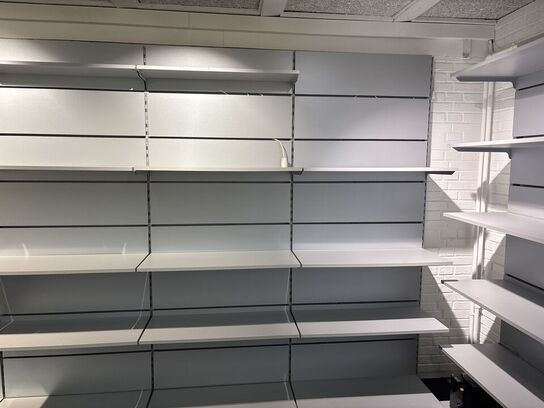 Butiksinventar uden indhold