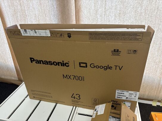 Fjernsyn PANASONIC TX-43M710E med kasse, fjernbetjening m.m.