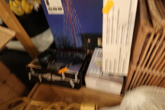 2 stk. lysestager samt div. Julelys MARKSLÖJD m.m.