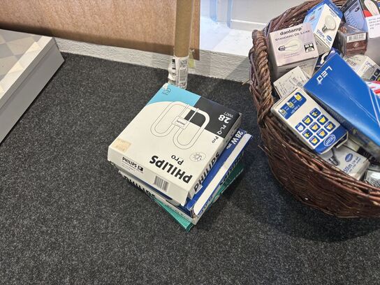 Div. Pærer DIOLUX, kabler, fatninger m.m.