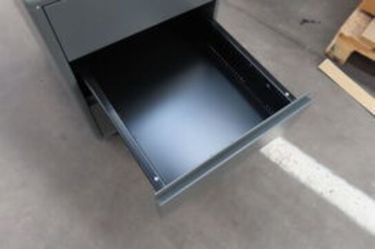 Skuffekasse med hjul