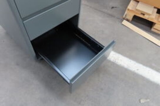 Skuffekasse med hjul