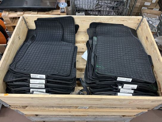 40 stk. bilmåtter, ass. Farver og størrelser