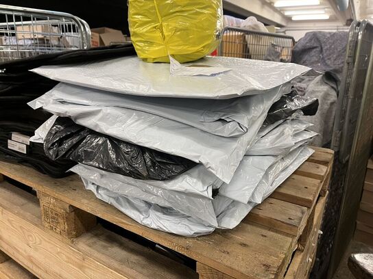 40 stk. & 12 poser med 2 eller 4 bilmåtter, ass. Farver og størrelser