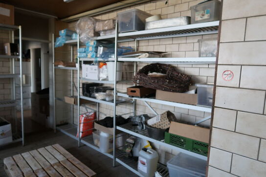 Div. Engangsservice, indpakning m.m. på reoler