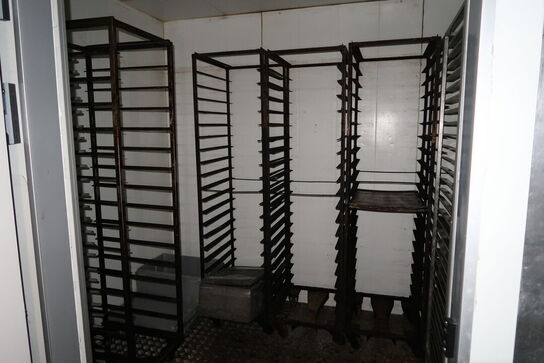 8 stk. stikvogne med div. Bageplader