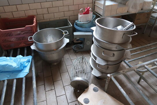 Røremaskine BJØRN VARIMIXER 1987 R60 med div. skåle og tilbehør