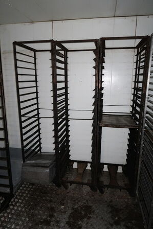 8 stk. stikvogne med div. Bageplader