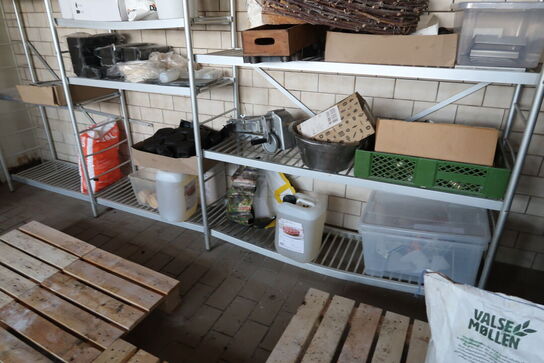 Div. Engangsservice, indpakning m.m. på reoler