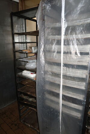 3 stk. stikvogne med div. Bageplader og forme