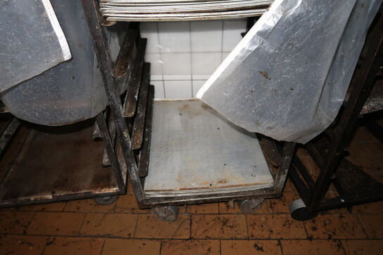 3 stk. stikvogne med div. Bageplader og forme