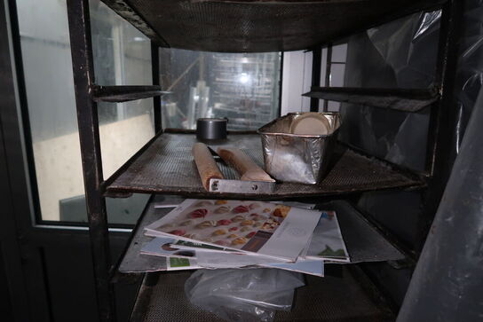 3 stk. stikvogne med div. Bageplader og forme