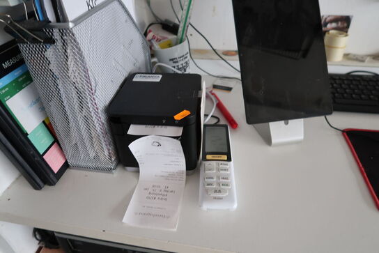 Computerskærm, tastatur, mus, computer HP, bonprinter m.m.