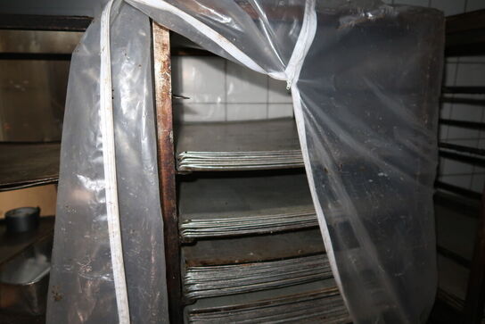 3 stk. stikvogne med div. Bageplader og forme