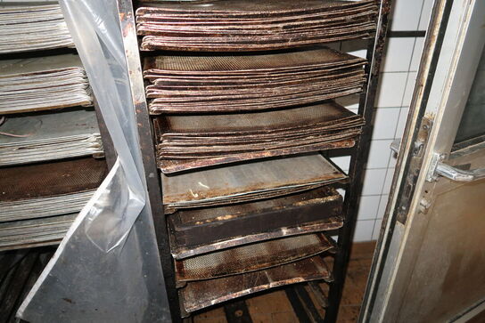 3 stk. stikvogne med div. Bageplader og forme