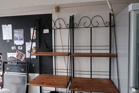 2 stk. reoler, skilt, bord