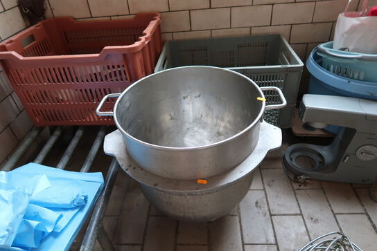 Røremaskine BJØRN VARIMIXER 1987 R60 med div. skåle og tilbehør