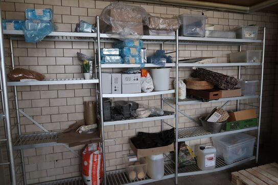 Div. Engangsservice, indpakning m.m. på reoler