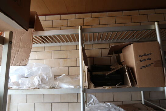 Div. Engangsservice, indpakning m.m. på reoler