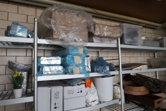 Div. Engangsservice, indpakning m.m. på reoler