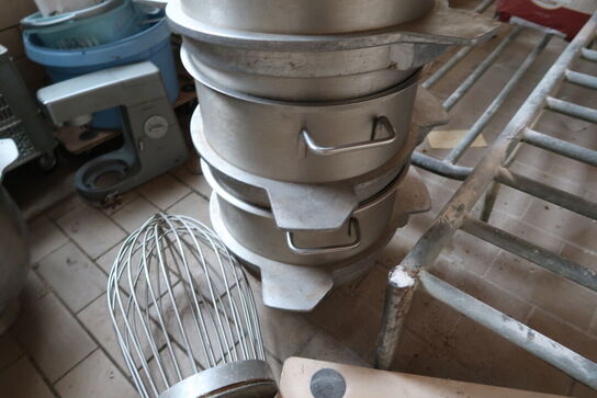 Røremaskine BJØRN VARIMIXER 1987 R60 med div. skåle og tilbehør