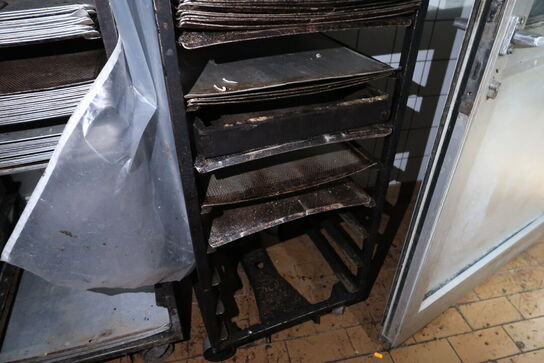 3 stk. stikvogne med div. Bageplader og forme