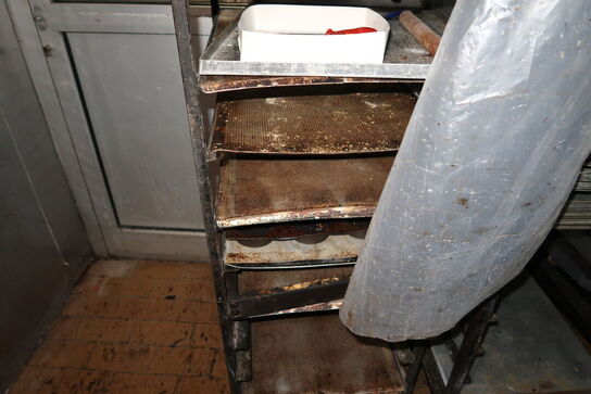 3 stk. stikvogne med div. Bageplader og forme