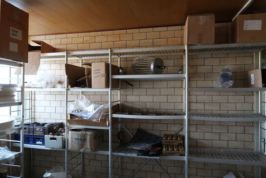 Div. Engangsservice, indpakning m.m. på reoler