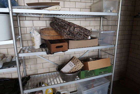 Div. Engangsservice, indpakning m.m. på reoler