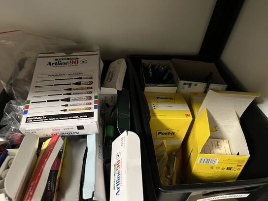 3+1 stålreoler inkl. div. indhold