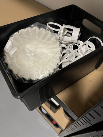 3+1 stålreoler inkl. div. indhold