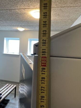 2 stk. omklædningsskabe C+P Möbelsysteme 160 cm bred pr. skab