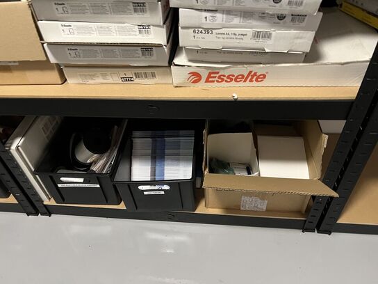 3+1 stålreoler inkl. div. indhold