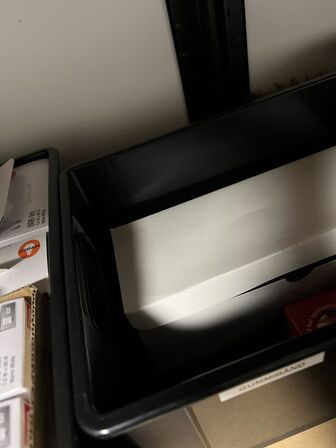 3+1 stålreoler inkl. div. indhold