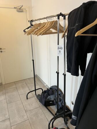 Tøjstativer og vasketøjskurve