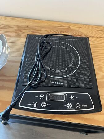 Serveringsvogn inkl. indhold