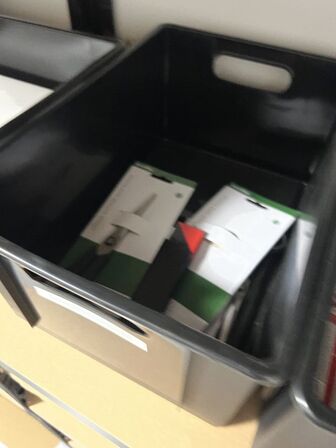 3+1 stålreoler inkl. div. indhold