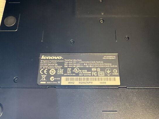 Elhævesænkebord, kontorstole, stole, IT udstyr samt skuffedarier