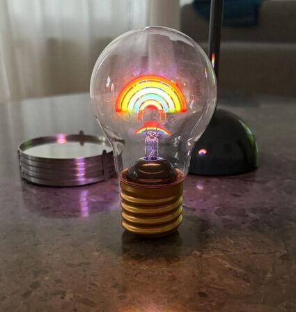 4 stk. RAINBOW LED genopladelig - trådløs pære