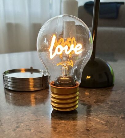 4 stk. LOVE LED genopladelig - trådløs pære