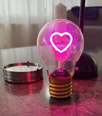 4 stk. HEART LED genopladelig - trådløs pære