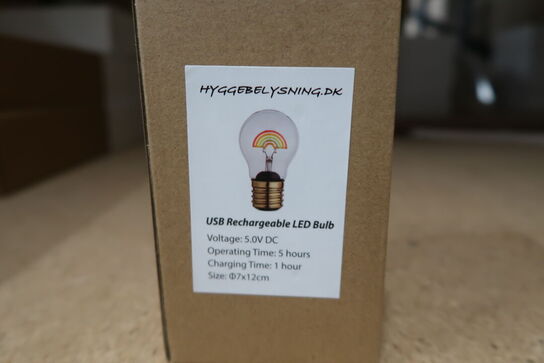 4 stk. RAINBOW LED genopladelig - trådløs pære