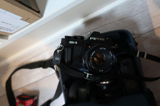 Kamera PETRI GX-1 samt div. Objektiver PETRI m.m.