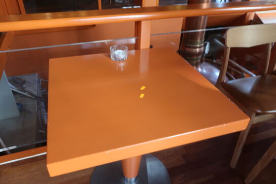 Cafébord i massiv eg (malet)