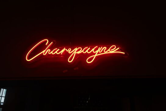 Lysskilt "Champagne"