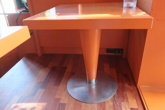 Cafébord i massiv eg (malet)