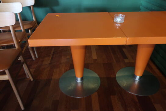 Cafébord i massiv eg (malet)