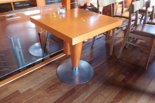 Cafébord i massiv eg (malet)