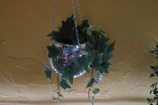2 stk. planter i diskokugler